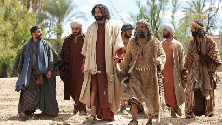 Holiness in The Bible (With Examples & Lessons to Learn)