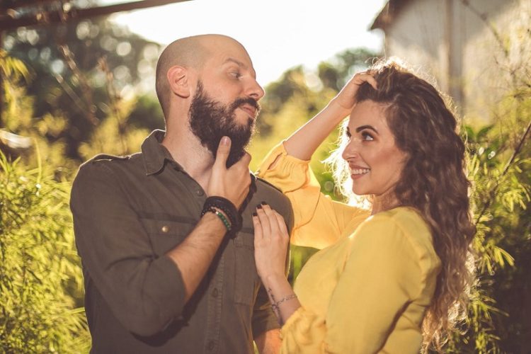 photo pose ideas for new couples