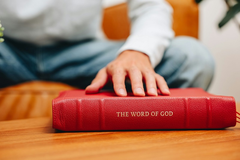 Bible verses for parents to bless their graduating child